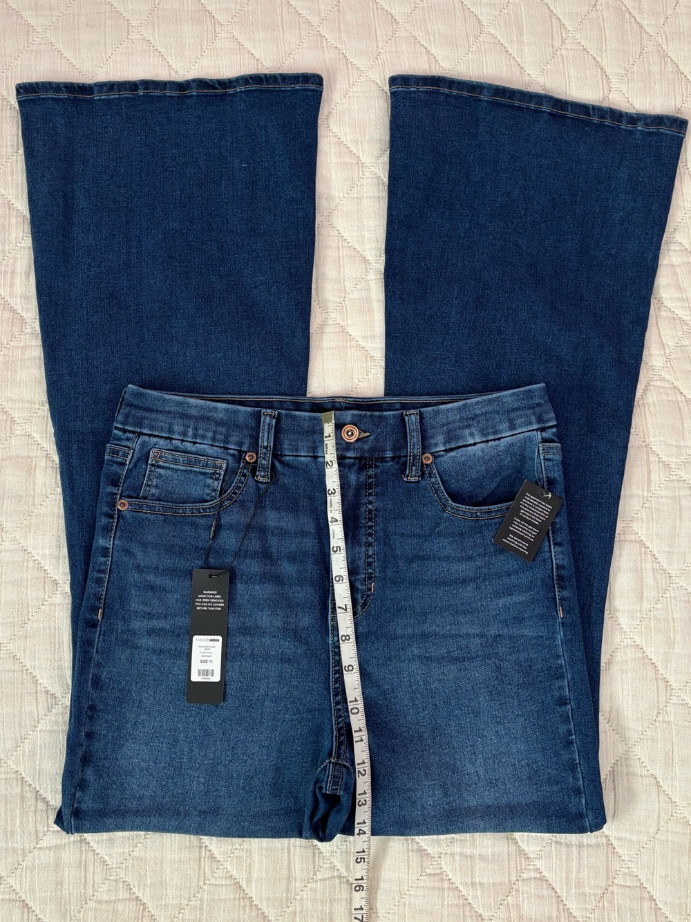 Fashion Nova Play Nice Flared Leg Jeans Sz 11 NWT * - Picture 6 of 10